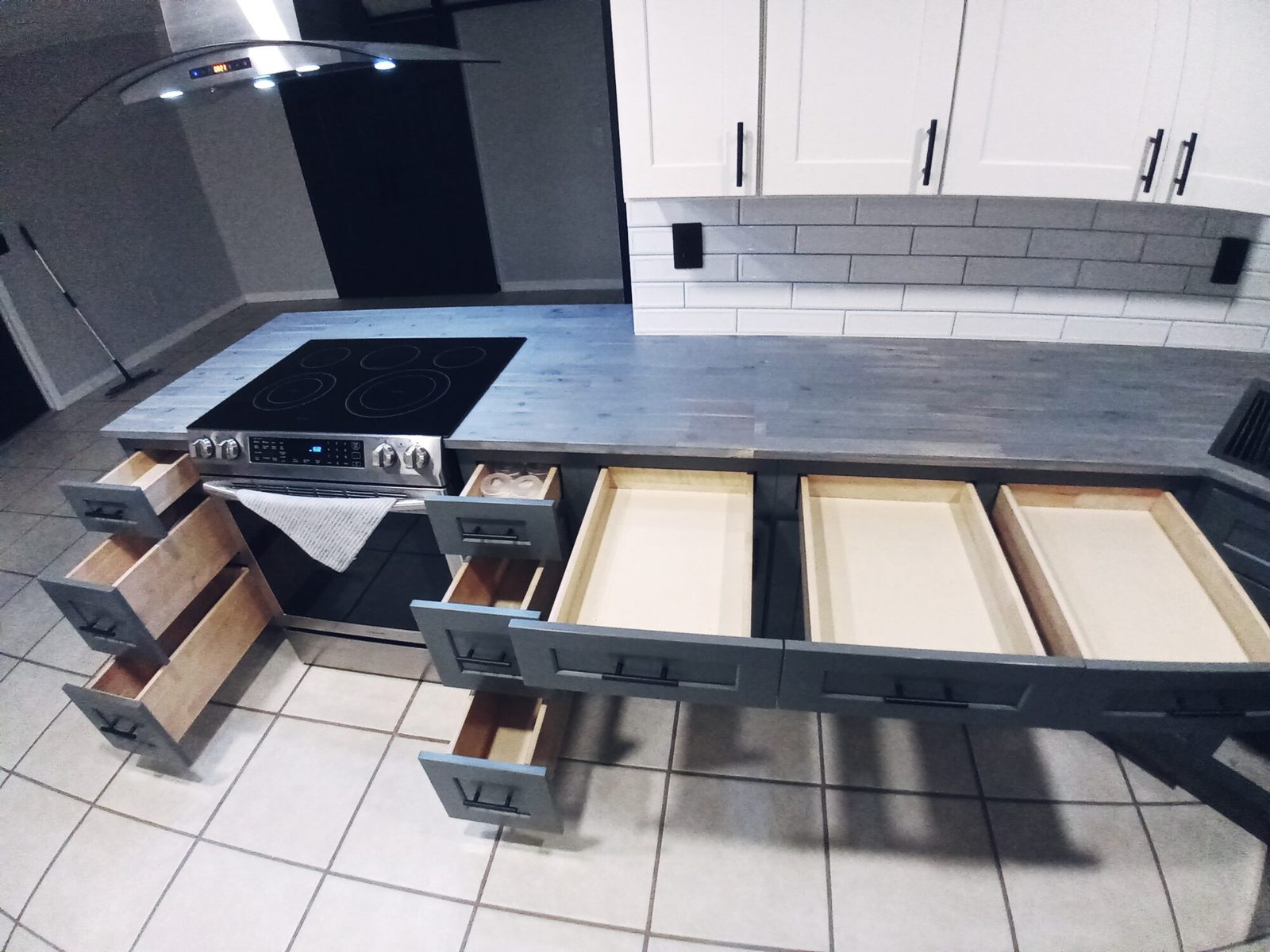 Kitchen & Island